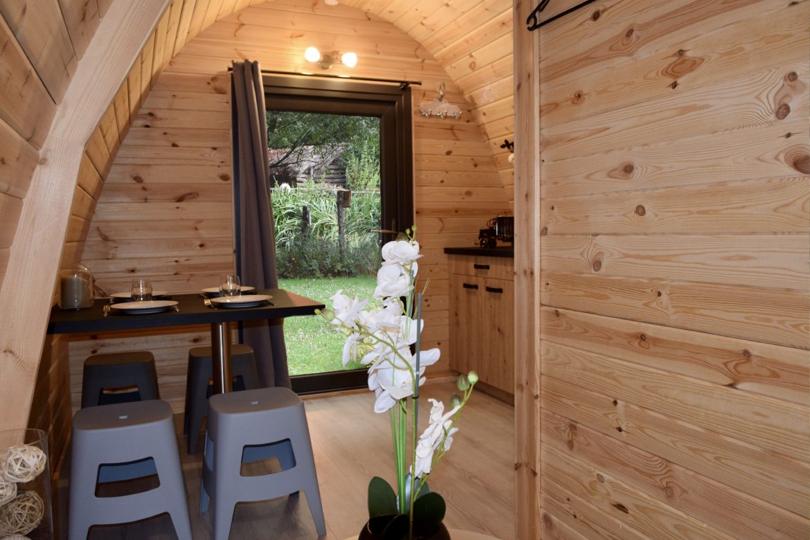 lodge int